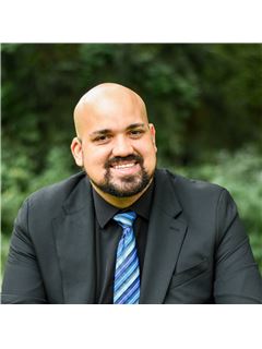 Orlando Nieves Adorno - RE/MAX Synergy