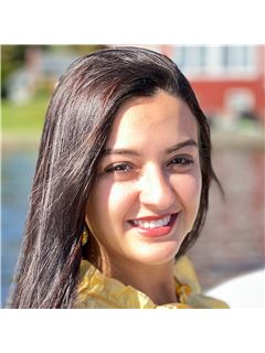 Livia Freitas - RE/MAX Precision Realty