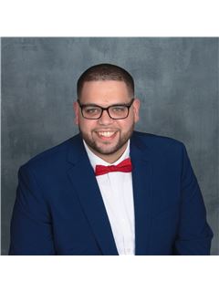 Luis M Reyes - RE/MAX Synergy