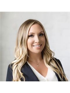 Kelly Hernandez - RE/MAX 360