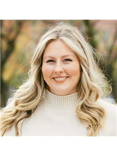 Kayleigh Clark - RE/MAX North Professionals