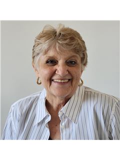 Linda Cobb - RE/MAX Real Estate Center