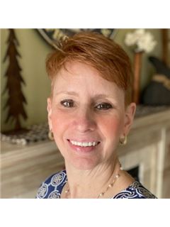 Andrea Larson Ellsworth - RE/MAX Executive Realty