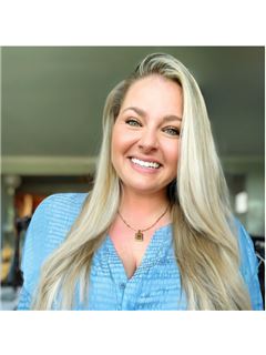 Carol Dabrowski - RE/MAX Real Estate Group