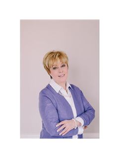 Maggie Jayson - RE/MAX Select Realty