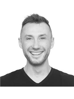 Artem Kovalevskiy - RE/MAX Select Realty