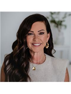 Leigha G. Peters - RE/MAX Select Realty