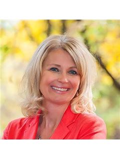 Christine E. Yarosz - RE/MAX Select Realty