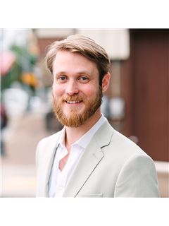 Eli LaBelle - RE/MAX Select Realty