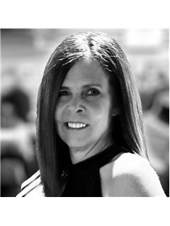 Annette Mich - RE/MAX Select Realty