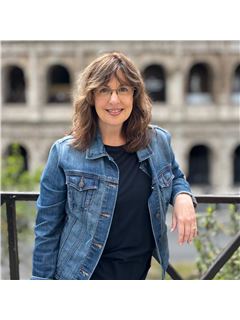 Agent - Lisa Giacchino - RE/MAX Select Realty