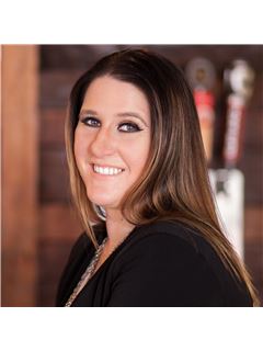Stephani Clark - RE/MAX Select Realty
