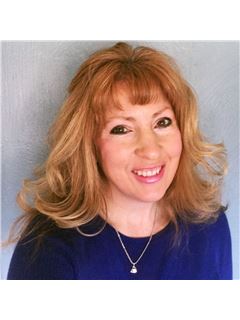 Kimberly Kochera - RE/MAX Select Realty