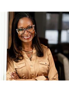 Kelle Gressem - RE/MAX Select Realty