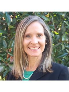 Carrie Lagas - RE/MAX Realty Group