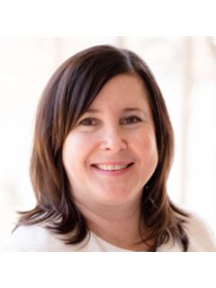 Christina O'Donnell - RE/MAX Distinctive