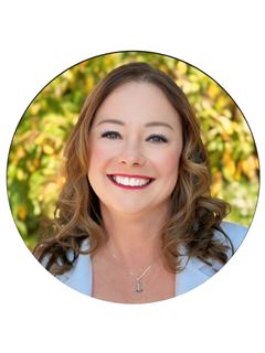 Beth Golding - RE/MAX Advantage Realty