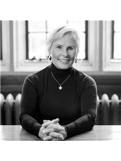 Robin S. Johnson - RE/MAX Commonwealth