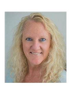 Kimberly Kaufhold - RE/MAX Distinctive