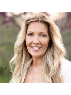 Karen Wallis - RE/MAX Supercenter