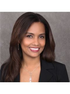 Jessenia Realpe - RE/MAX Realty Group