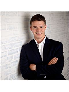 Chase Presgraves - RE/MAX Roots