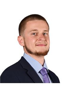 Mason Walter - RE/MAX Distinctive