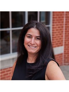 Arina Livengood - RE/MAX Realty Group