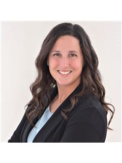 Kaitlyn Behr - RE/MAX Roots