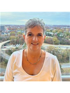 Karrina Brown - RE/MAX Executives