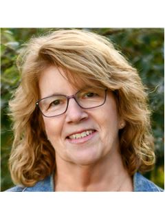 Associate - Sally Griffin - RE/MAX Solutions