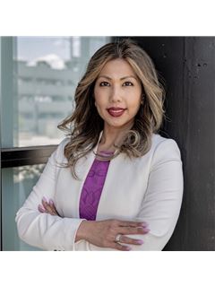 Chrystle Lualhati - RE/MAX Alliance