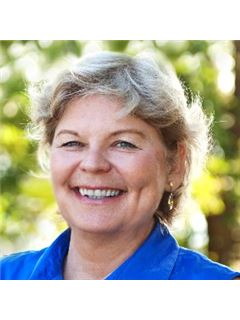 Deborah K Wade - RE/MAX Executive