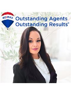 Cassie Dee - RE/MAX Broadwater