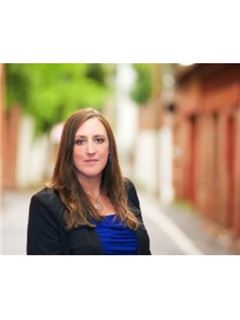 Vicki Capone - RE/MAX Realty Group