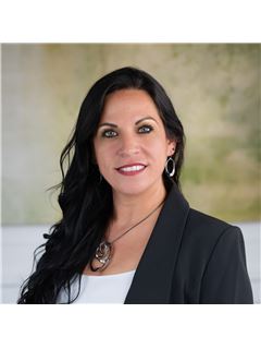 Nicole Asbell - RE/MAX Commonwealth