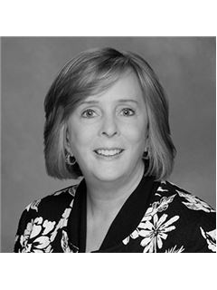 Associate - Karen K. Smith - RE/MAX Commonwealth