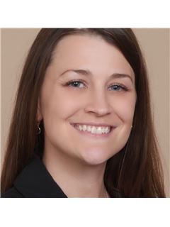 Kasie L Chastain - RE/MAX Broadwater