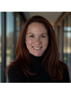 Amelia Kane - RE/MAX Distinctive