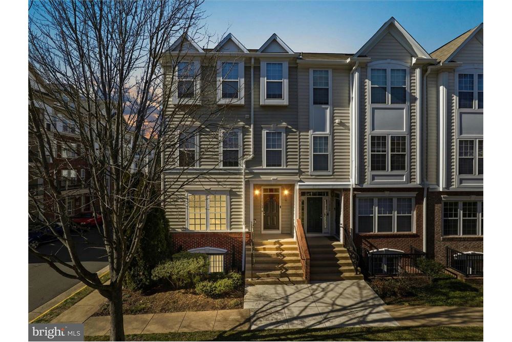 Residential - Condo/Apartment - Fairfax, Virginia, United States - USA ...