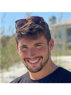 Chaz Holden - RE/MAX Island Realty