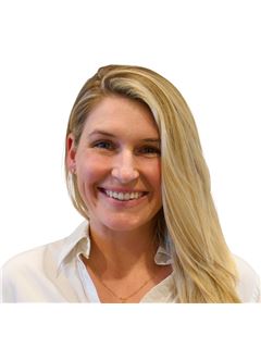 Christine Carmody - RE/MAX Executive - Living By The Coast Realty Grou
