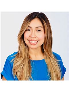 Lesley Salinas - RE/MAX Summit