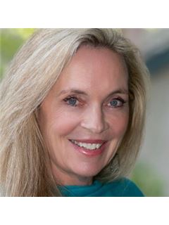 Lea Smith - RE/MAX Island Realty