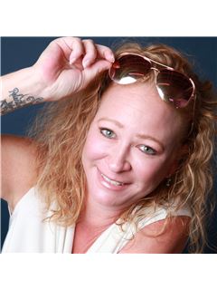 Megan Wallisch - RE/MAX Elite Realty Group