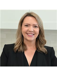 Vivian Knight - RE/MAX Executive