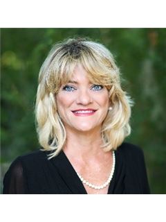 Velinda Fisher - RE/MAX Island Realty