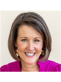 Associate - Lori Edwards - RE/MAX United