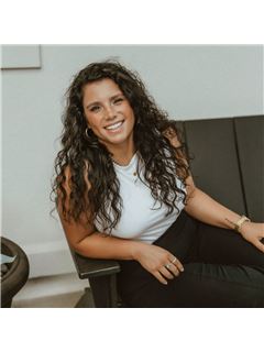 Stefania Earnhardt - RE/MAX Executive - LKN Pros