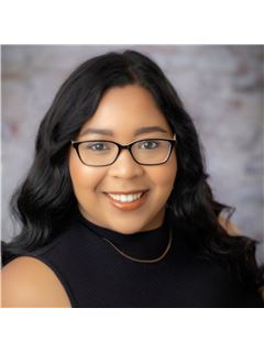 Kerlyn Fiallos - RE/MAX Southland Realty II
